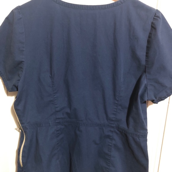 UNBRANDED HOSPITAL SCRUB WITH POCKETS. small. navy - Picture 3 of 8